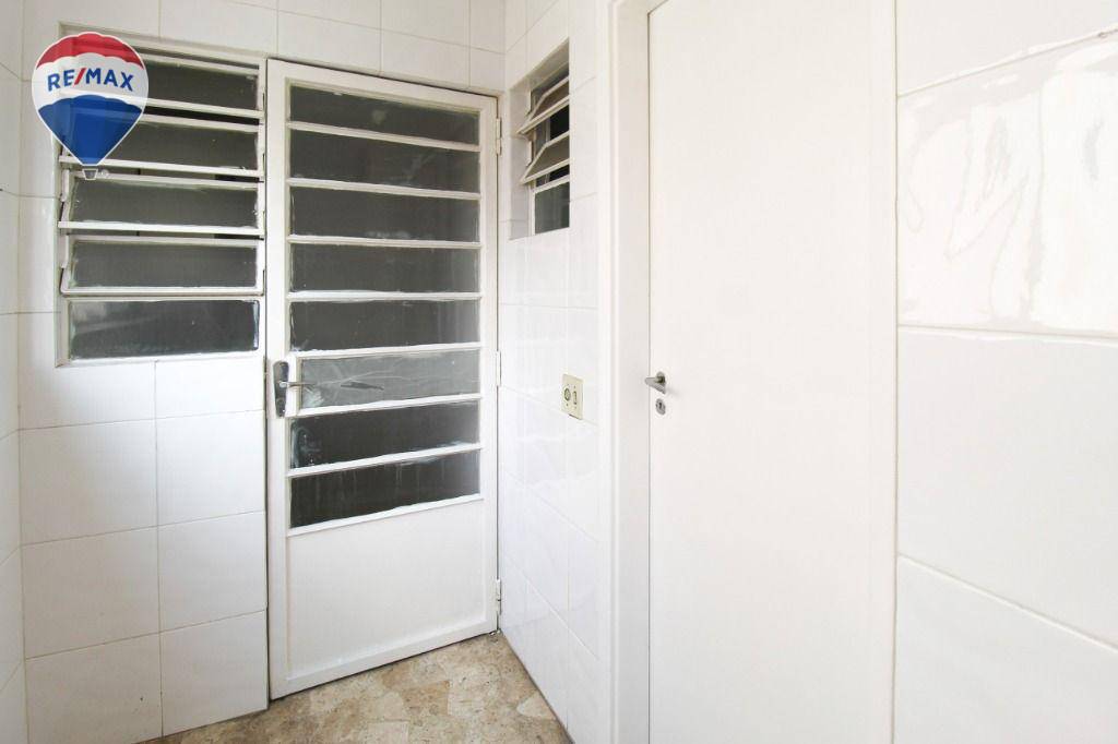 Apartamento para alugar com 2 quartos, 80m² - Foto 29