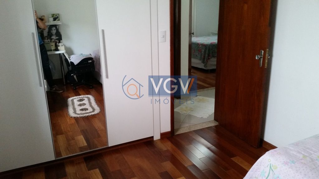 Casa à venda com 3 quartos, 202m² - Foto 15