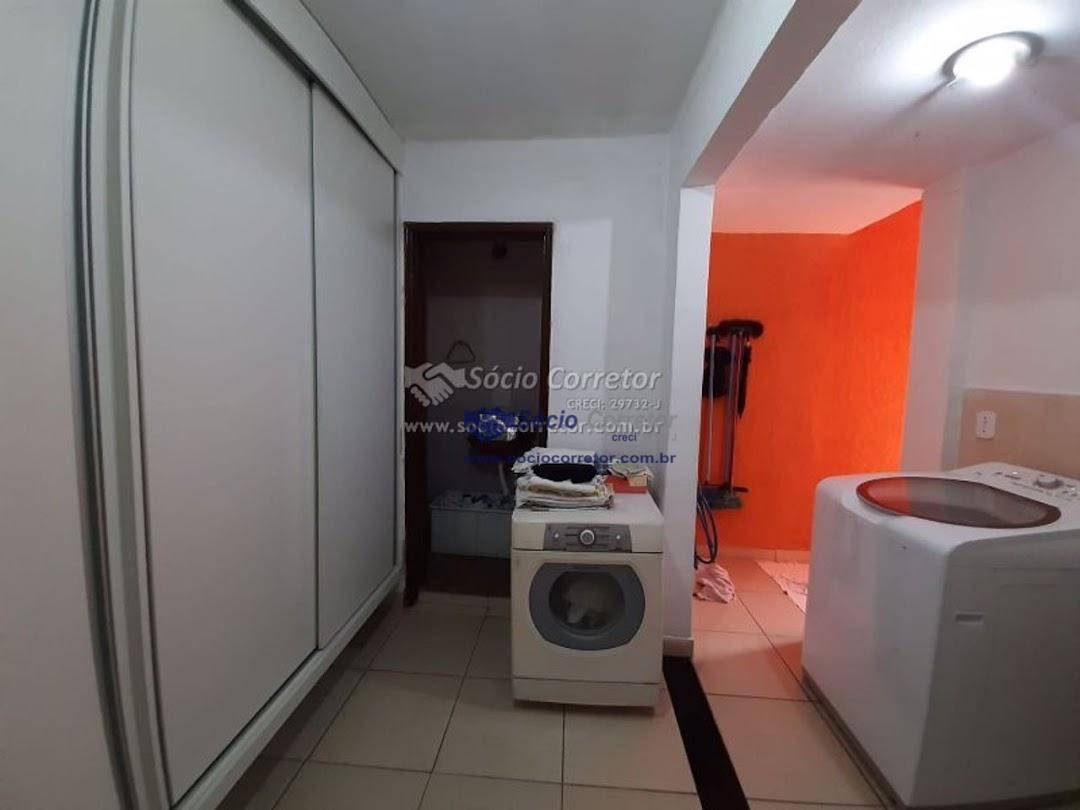 Casa à venda com 2 quartos, 300m² - Foto 32