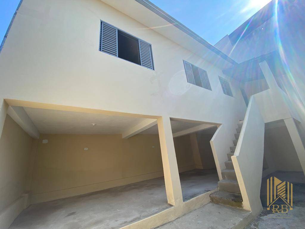 Casa à venda com 3 quartos, 100m² - Foto 1