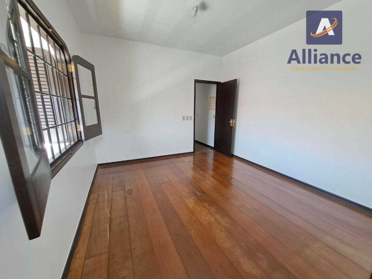 Casa à venda e aluguel com 3 quartos, 230m² - Foto 14