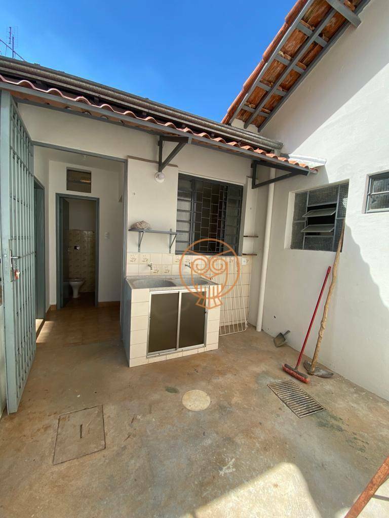 Casa para alugar com 3 quartos, 100m² - Foto 13