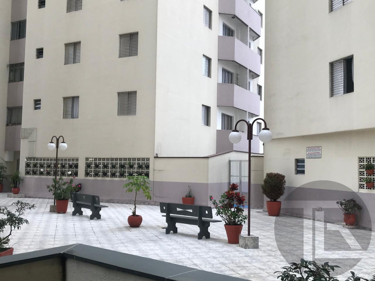 Apartamento à venda com 2 quartos, 66m² - Foto 13