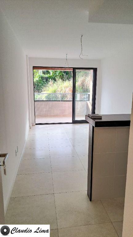 Apartamento à venda com 1 quarto, 45m² - Foto 2