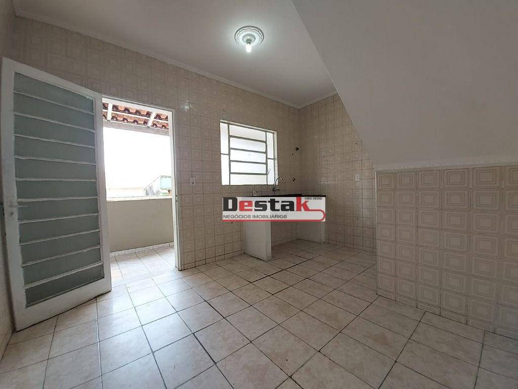 Sobrado para alugar com 2 quartos, 130m² - Foto 12