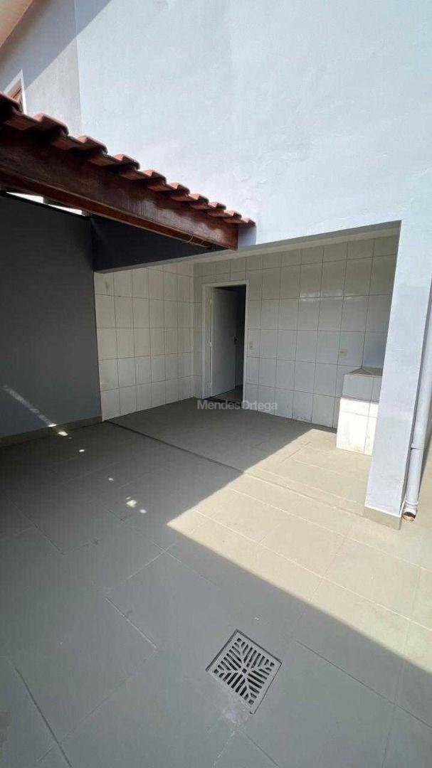 Casa à venda com 3 quartos, 136m² - Foto 18