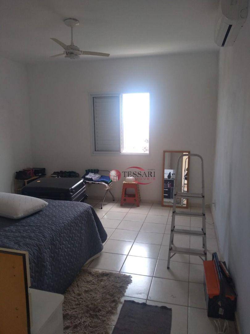 Apartamento para alugar com 3 quartos, 130m² - Foto 11