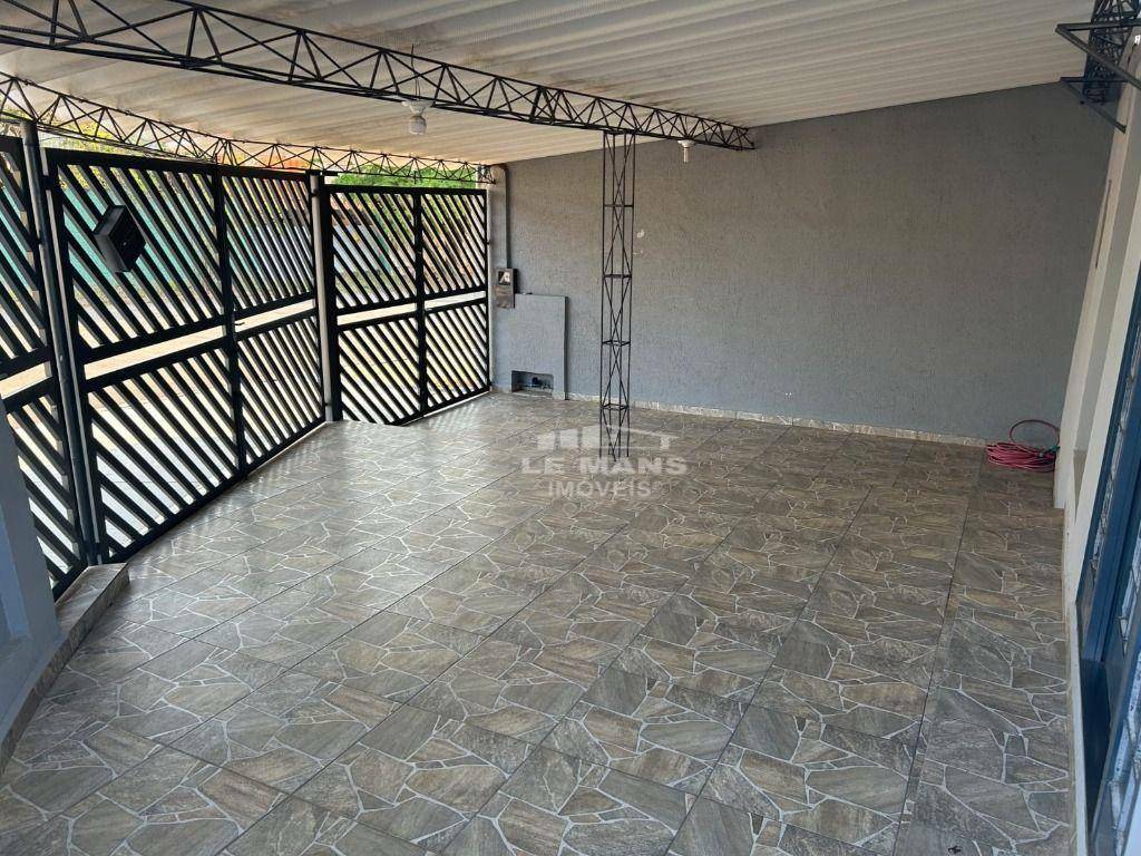 Casa à venda com 3 quartos, 67m² - Foto 1