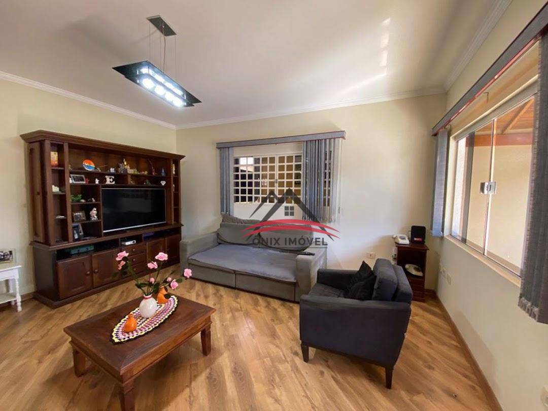 Casa de Condomínio à venda com 3 quartos, 200m² - Foto 1