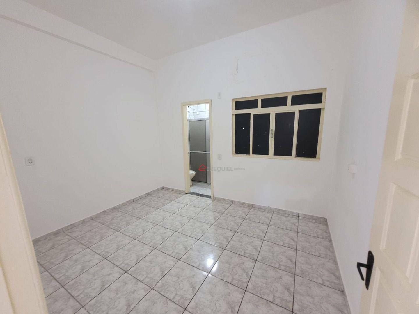 Apartamento para alugar com 3 quartos, 90m² - Foto 5