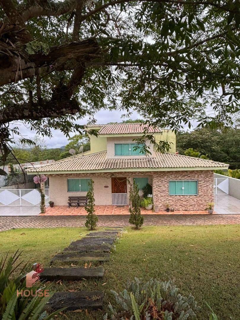 Casa de Condomínio à venda com 4 quartos, 350m² - Foto 1