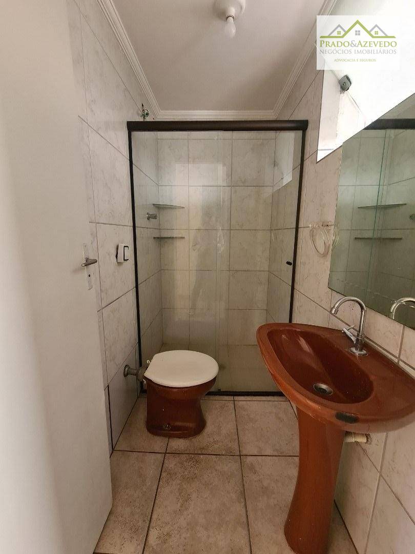 Casa para alugar com 2 quartos, 75m² - Foto 13