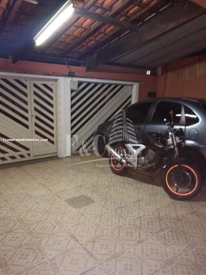 Sobrado à venda com 3 quartos, 180m² - Foto 2