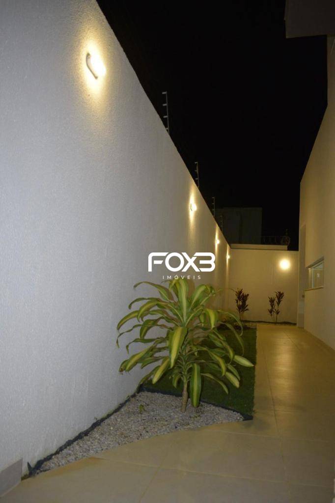 Casa, 3 quartos, 197 m² - Foto 2