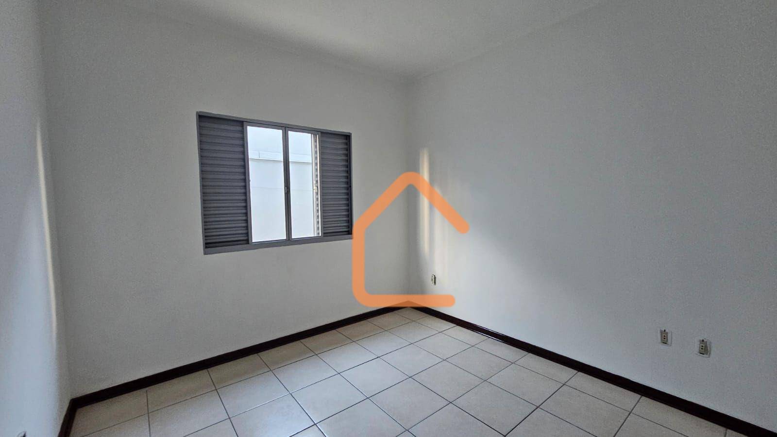 Casa à venda com 3 quartos, 119m² - Foto 9