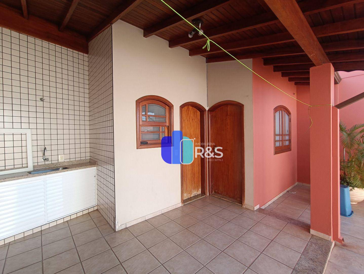 Casa à venda e aluguel com 3 quartos, 227m² - Foto 48