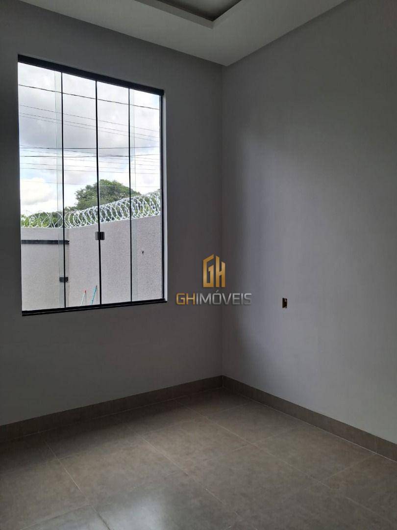 Casa à venda com 3 quartos, 100m² - Foto 4