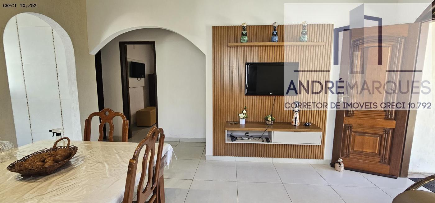 Casa à venda com 5 quartos, 250m² - Foto 13