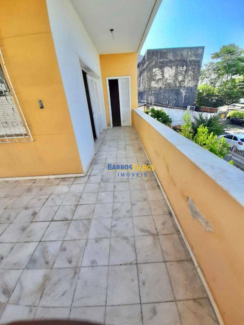 Casa para alugar com 4 quartos, 250m² - Foto 16