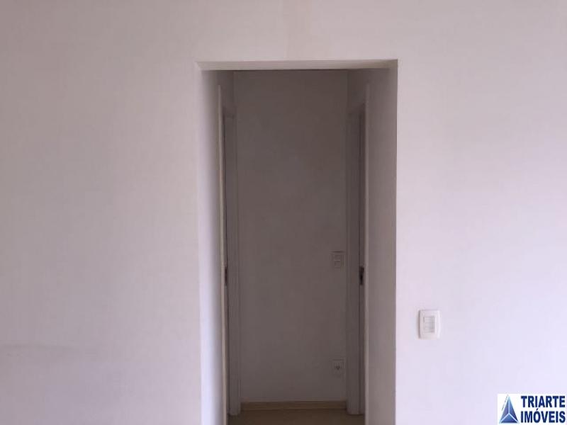 Apartamento à venda com 2 quartos, 68m² - Foto 4