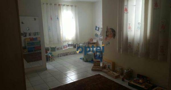 Sobrado à venda com 4 quartos, 200m² - Foto 4