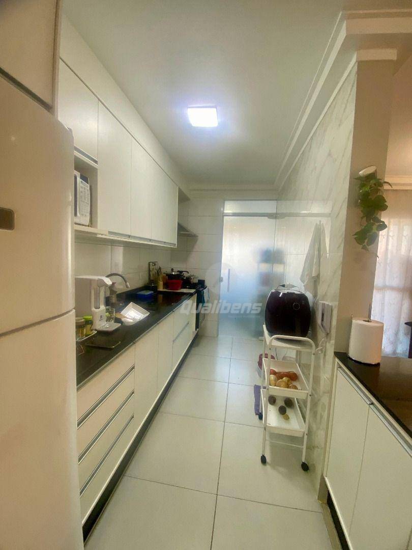 Apartamento à venda com 2 quartos, 72m² - Foto 11