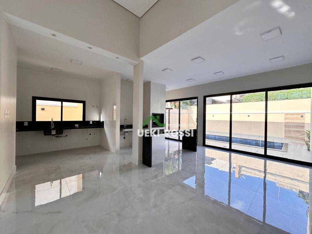 Casa de Condomínio à venda com 3 quartos, 190m² - Foto 2