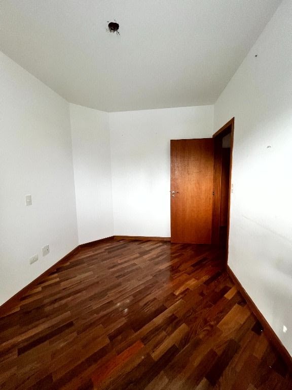 Apartamento à venda com 3 quartos, 130m² - Foto 11