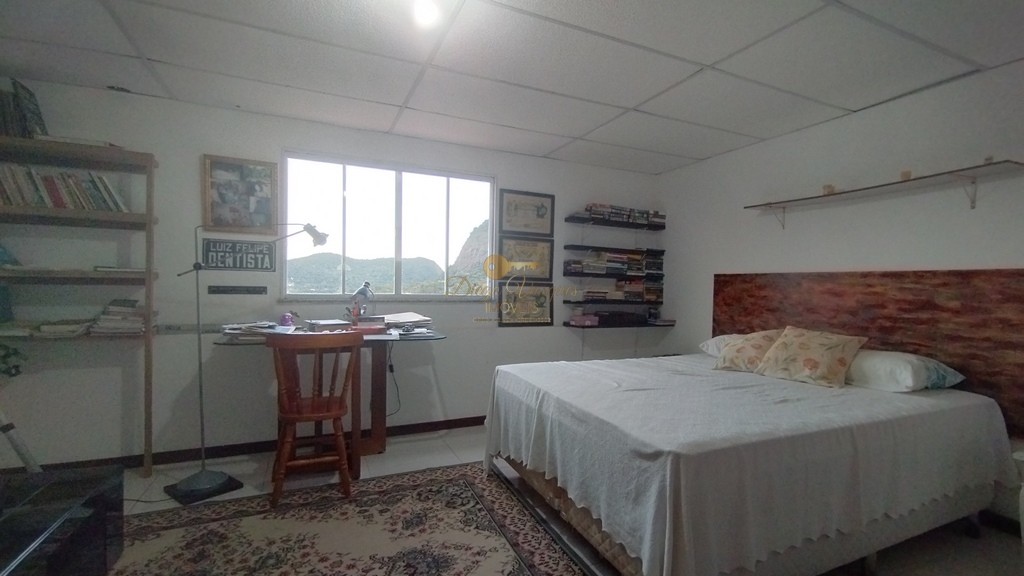 Casa à venda com 4 quartos, 226m² - Foto 18