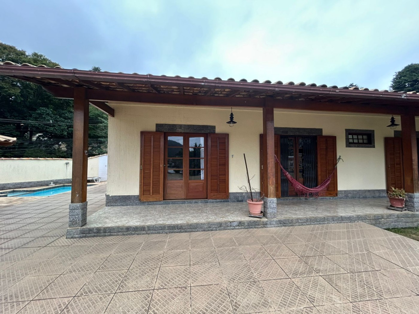 Casa à venda com 4 quartos, 109m² - Foto 4