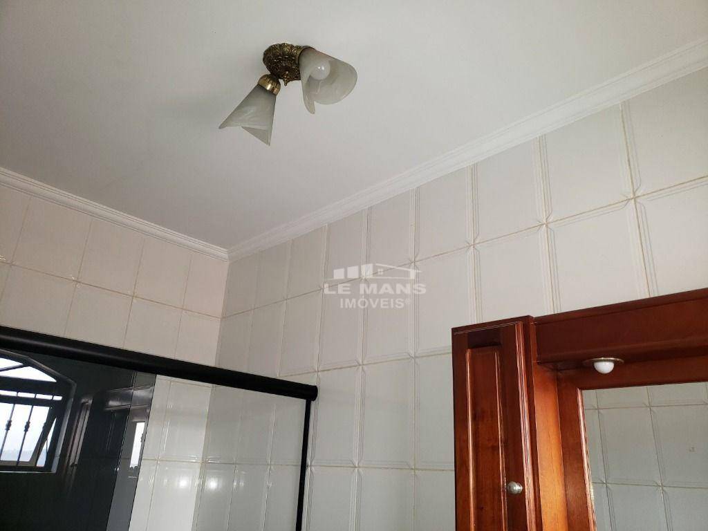 Casa à venda com 4 quartos, 244m² - Foto 20