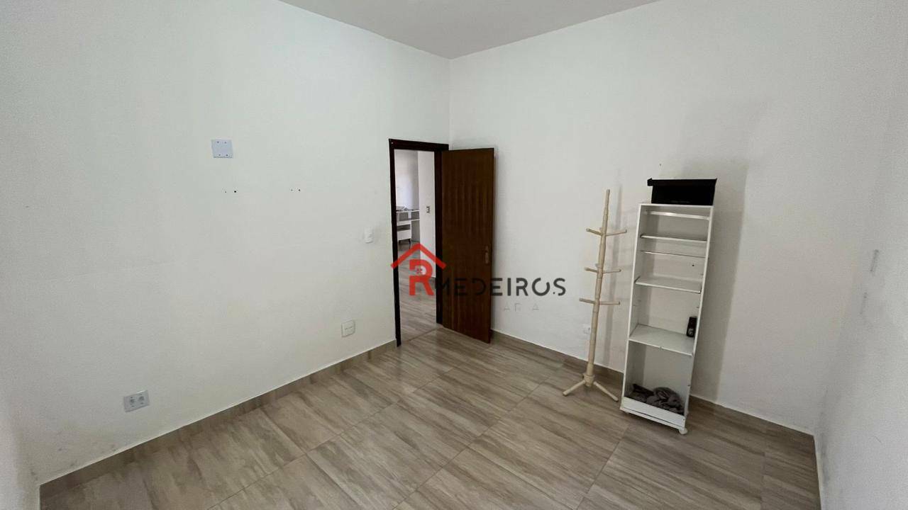 Casa para alugar com 3 quartos, 180m² - Foto 13