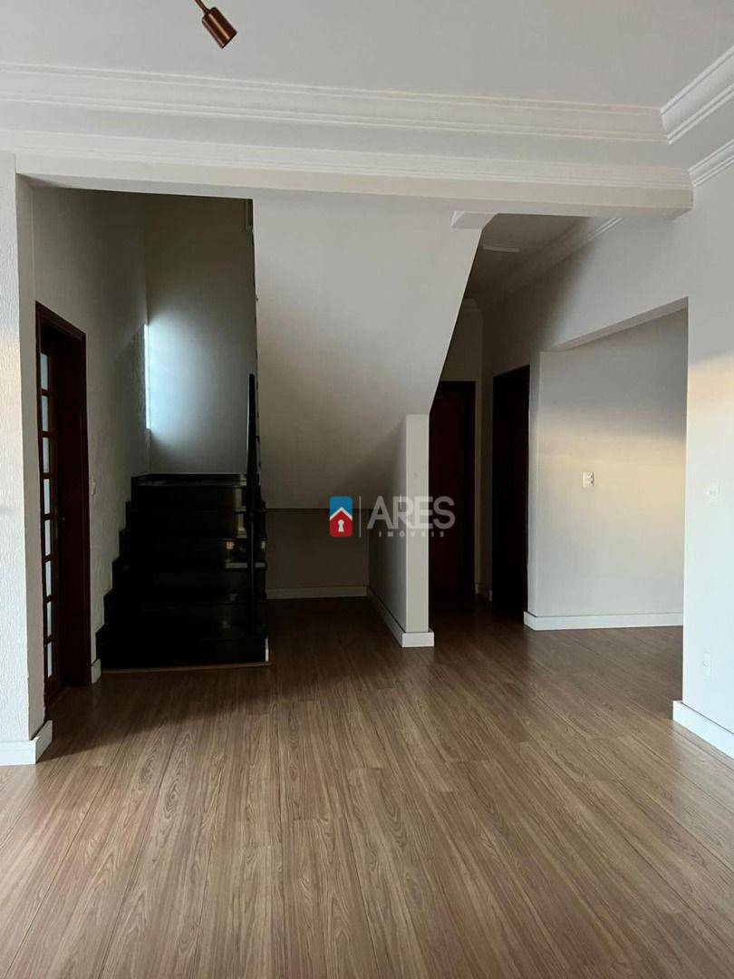 Casa para alugar com 3 quartos, 460m² - Foto 6