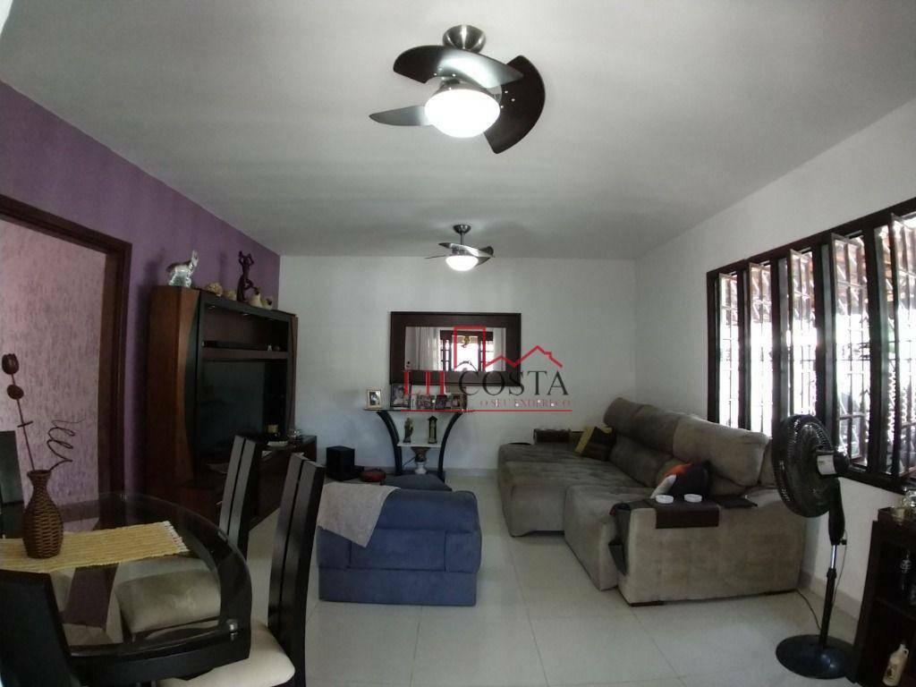 Casa à venda com 3 quartos, 200m² - Foto 4