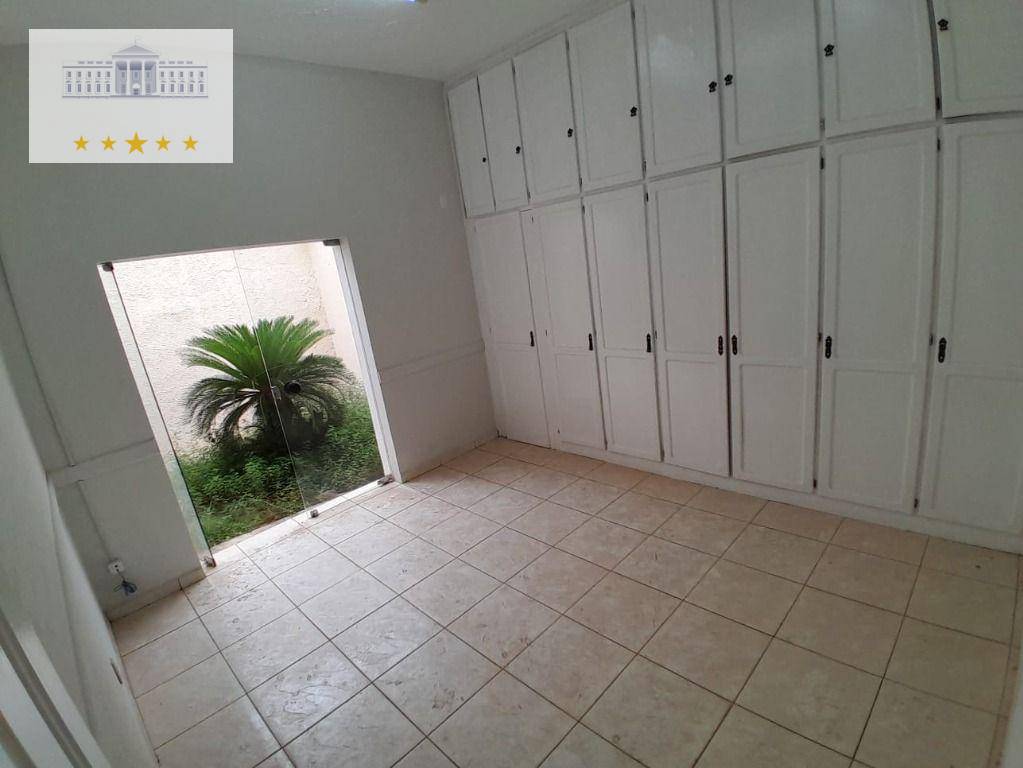 Casa para alugar com 3 quartos, 180m² - Foto 11