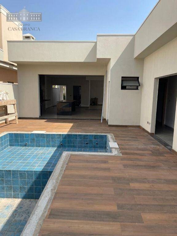 Casa de Condomínio à venda com 3 quartos, 250m² - Foto 2