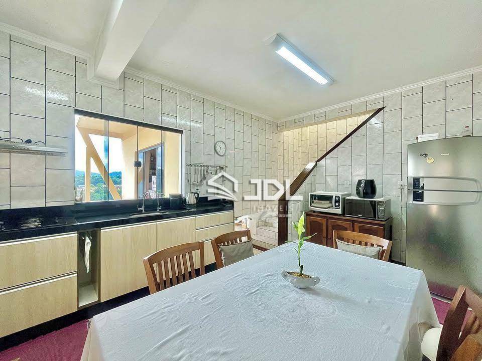 Casa à venda com 3 quartos, 205m² - Foto 15