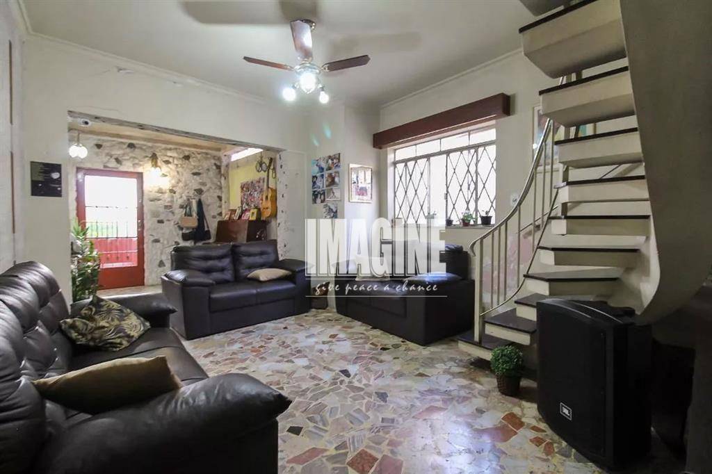 Sobrado à venda com 4 quartos, 160m² - Foto 1