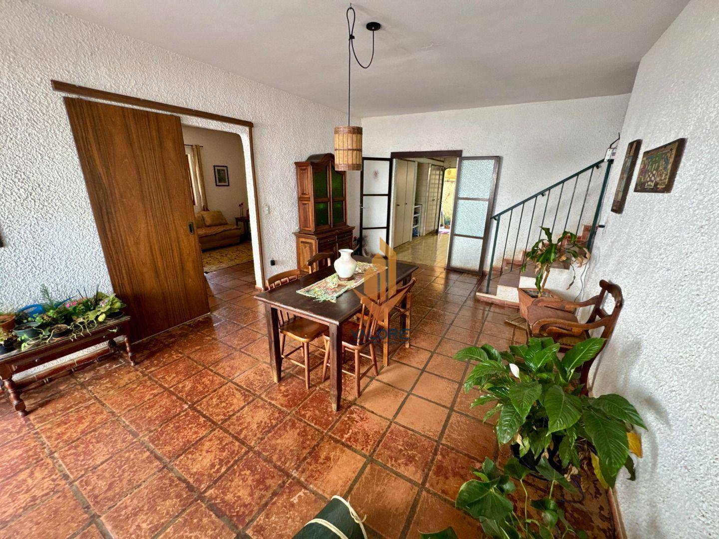 Casa à venda com 4 quartos, 315m² - Foto 12