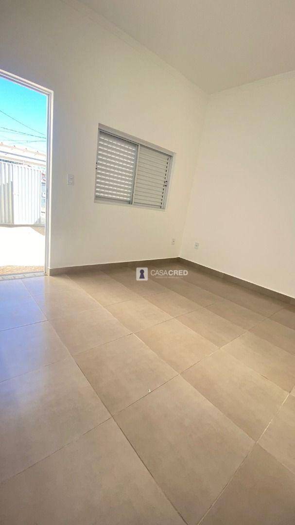 Casa à venda com 2 quartos, 67m² - Foto 4