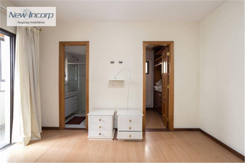 Apartamento à venda com 4 quartos, 204m² - Foto 12