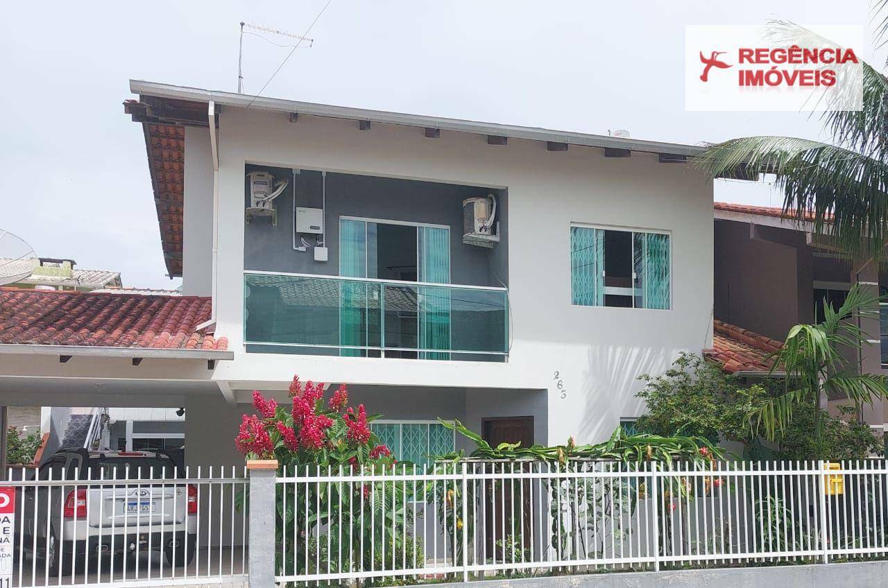 Casa, 7 quartos, 300 m² - Foto 1