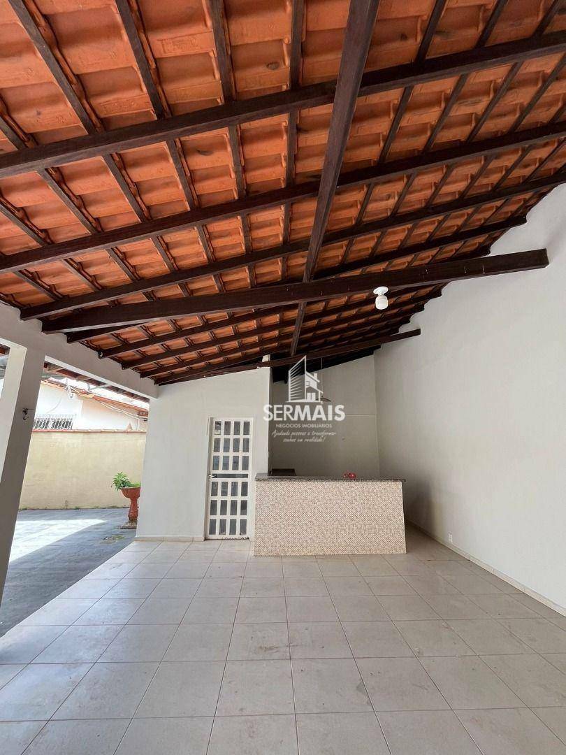 Casa para alugar com 4 quartos, 250m² - Foto 14