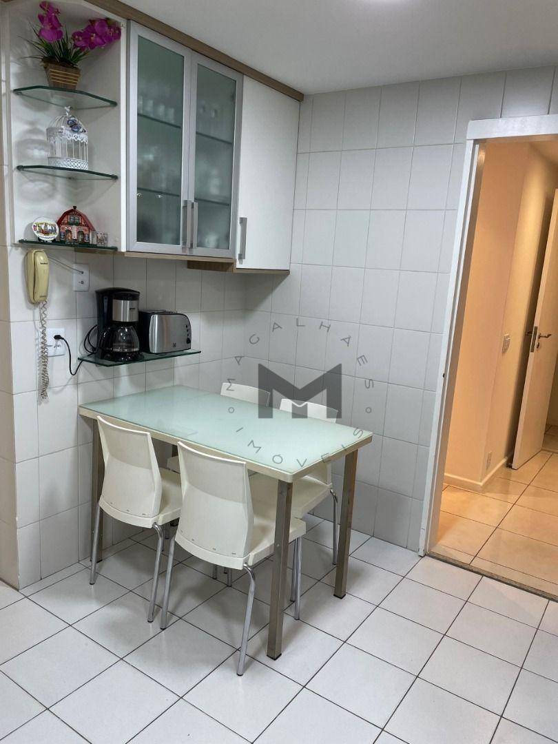 Apartamento à venda com 3 quartos, 120m² - Foto 9