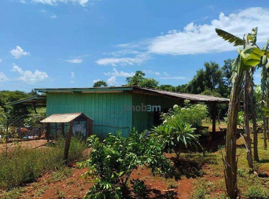 Chácara à venda com 3 quartos, 150m² - Foto 2