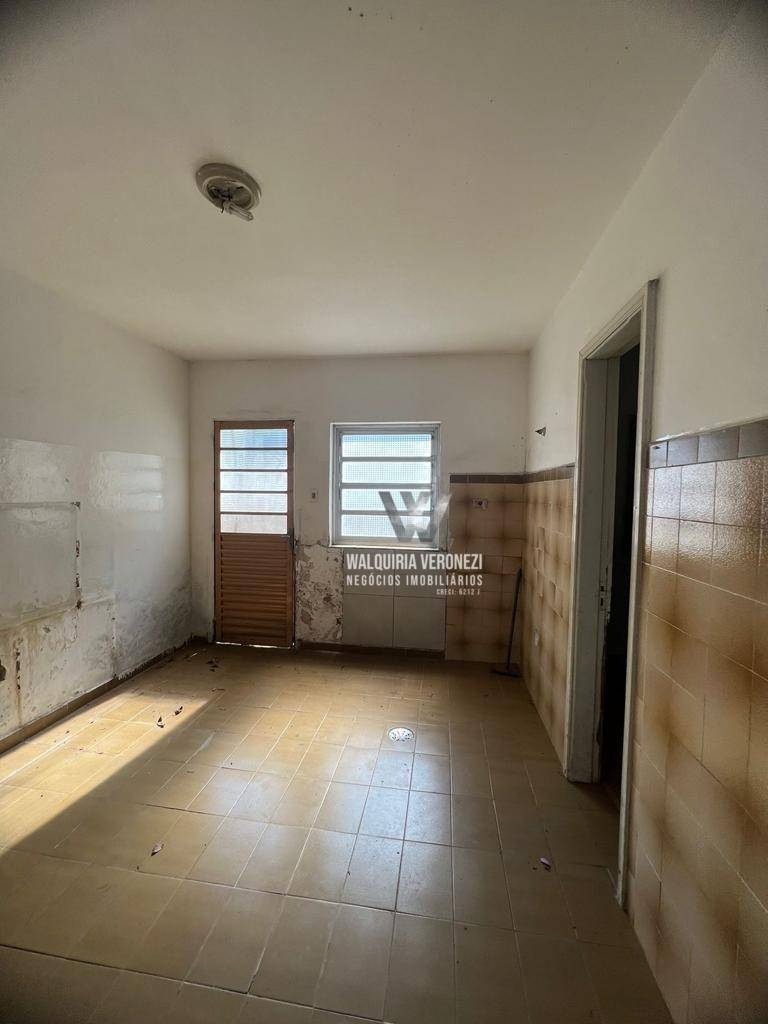 Casa à venda com 6 quartos, 329m² - Foto 15