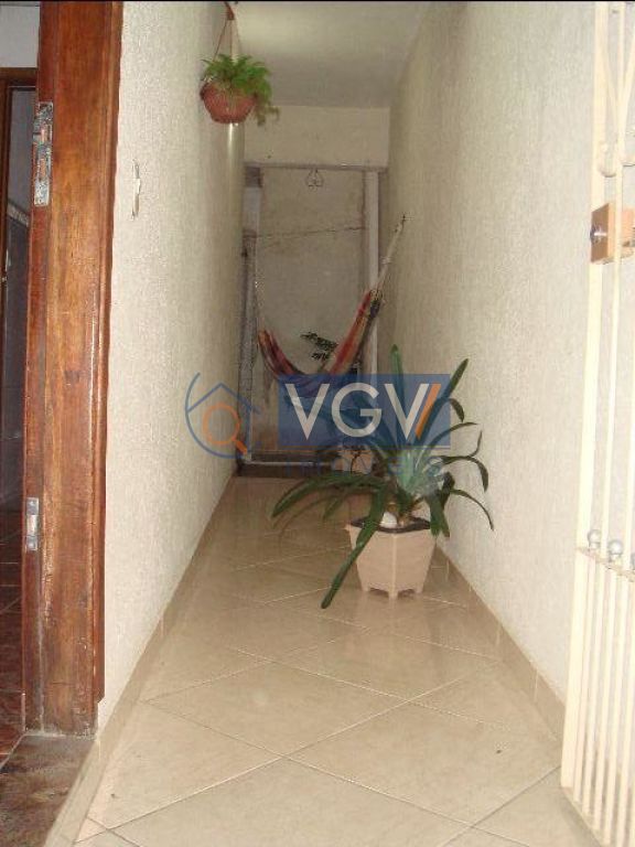 Casa à venda com 3 quartos, 148m² - Foto 1