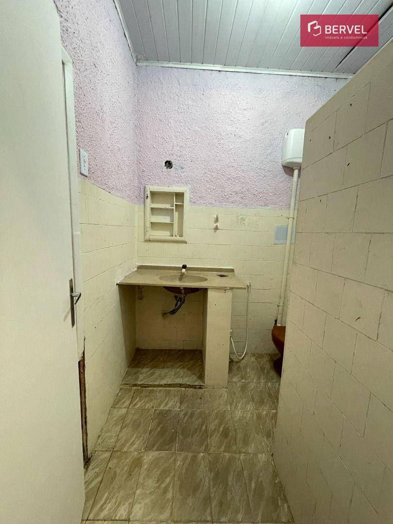 Casa para alugar com 6 quartos, 155m² - Foto 25