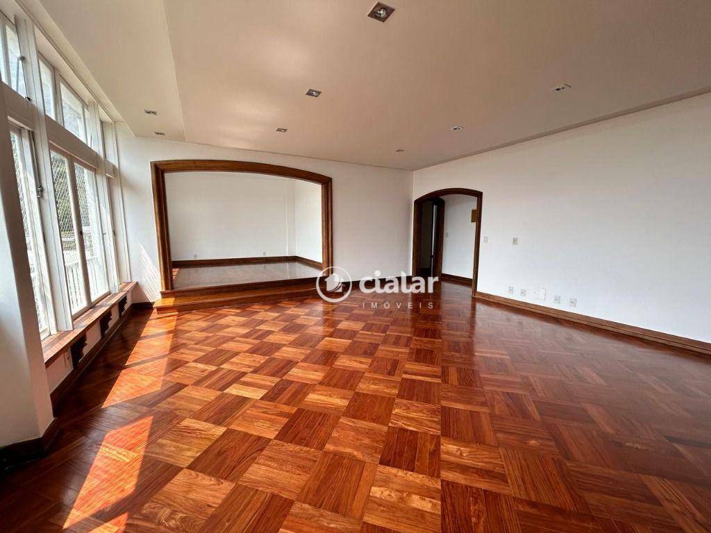 Apartamento à venda com 4 quartos, 152m² - Foto 2