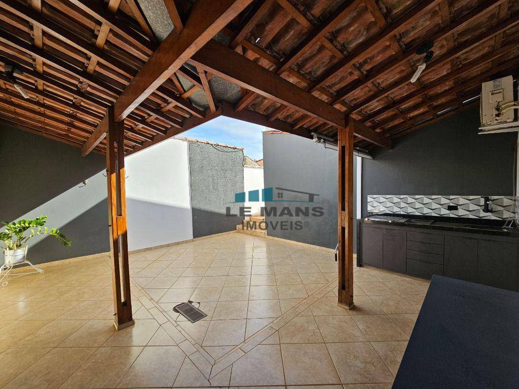 Casa à venda com 2 quartos, 74m² - Foto 2